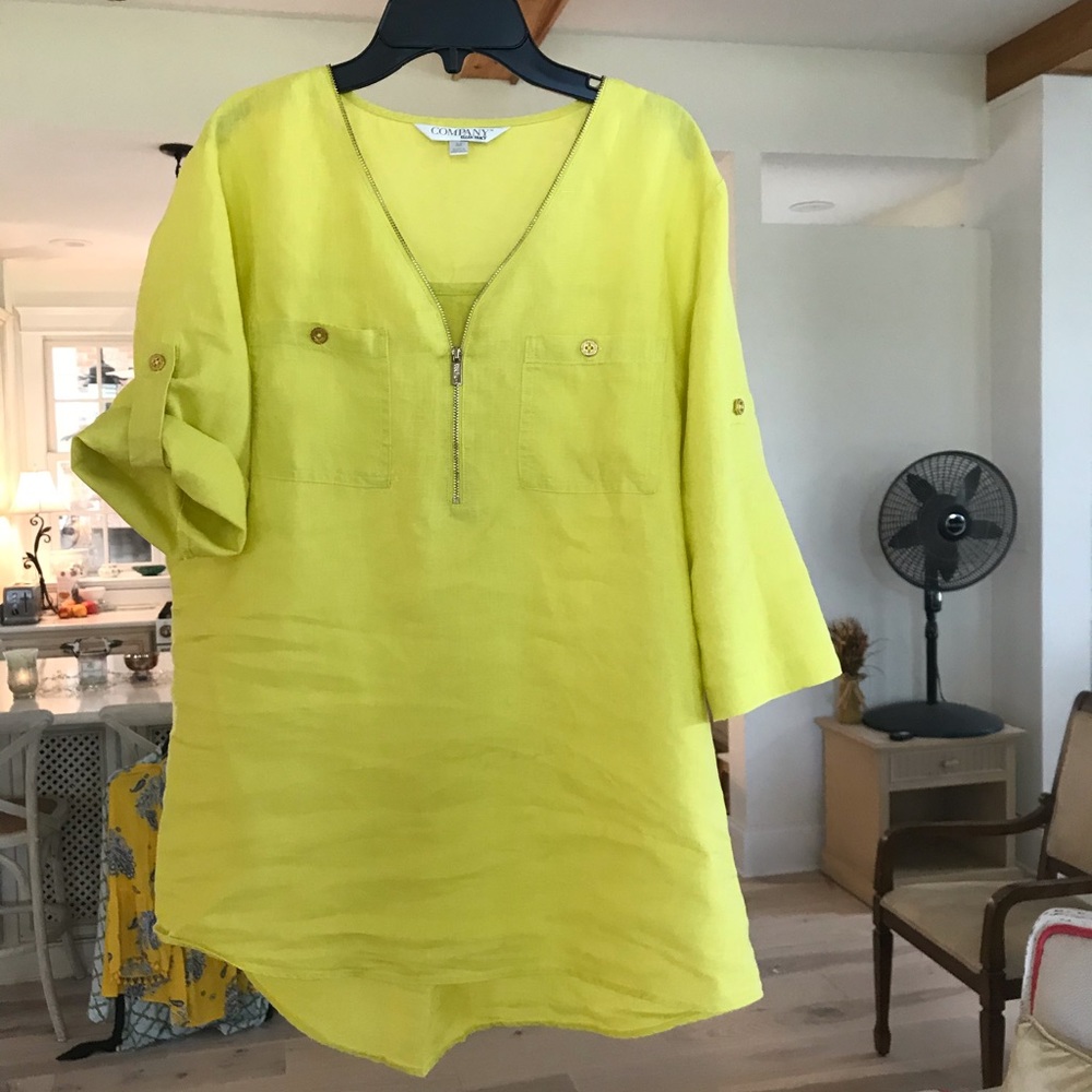 Ellen Tracy Company 100% linen blouse size L. Lemon/lime color. Gold accents.